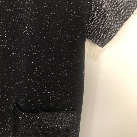 Banana Republic Sequence T-shirt - Picture 2 of 3